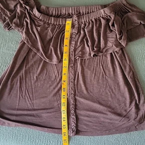 American Eagle Top - Picture 4 of 4